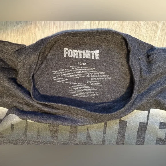 Boy’s Fortnite Grey Graphic T-shirt 10/12 - Picture 4 of 7
